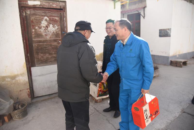 春节送温暖   半岛（中国）在行动